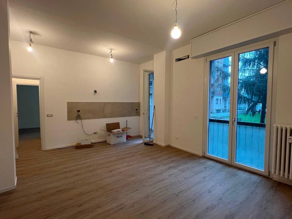 appartamento in vendita a Milano in zona Piazzale Lodi