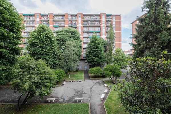 appartamento in vendita a Milano in zona Famagosta