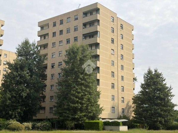 appartamento in vendita a Milano in zona Gallaratese