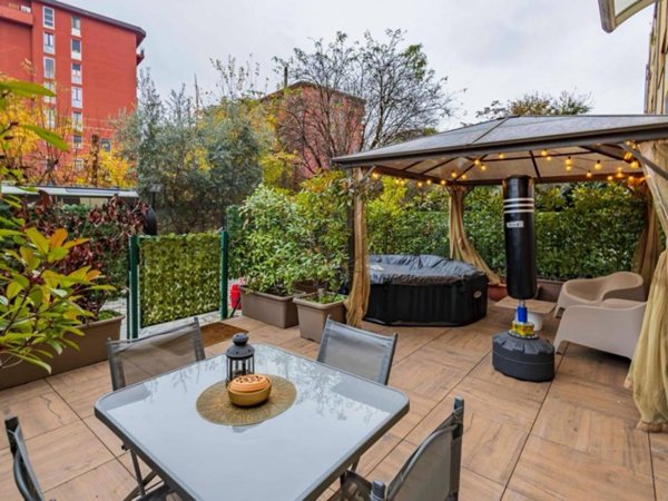appartamento in vendita a Milano in zona Piazzale Lodi