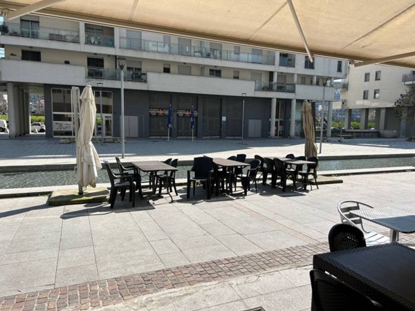 negozio in vendita a Milano in zona Ponte Lambro