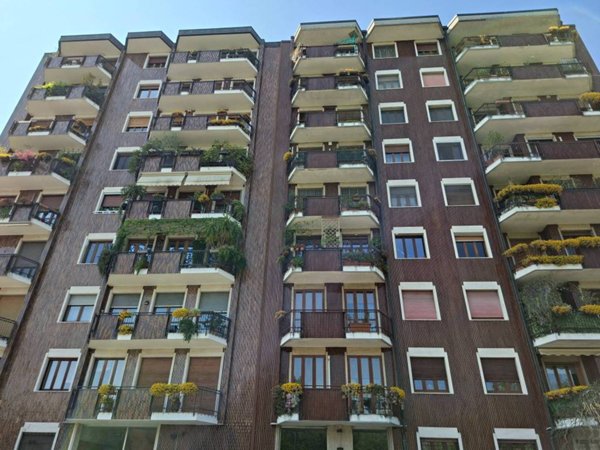 appartamento in vendita a Milano in zona Vigentino
