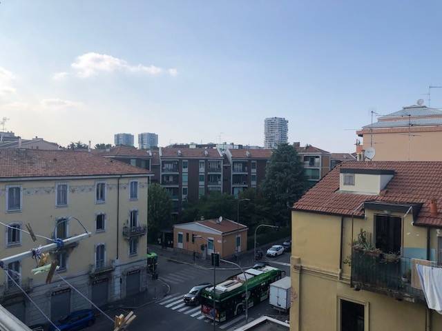 appartamento in vendita a Milano in zona Adriano