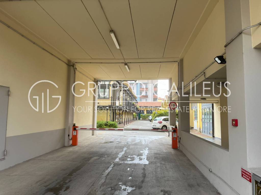 appartamento in vendita a Milano in zona Vigentino