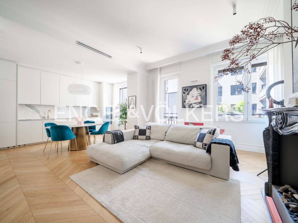 appartamento in vendita a Milano in zona Porta Nuova