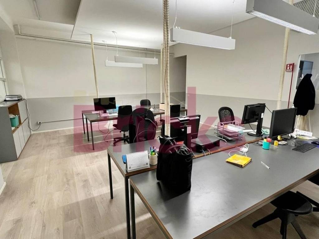 ufficio in vendita a Milano in zona Città Studi