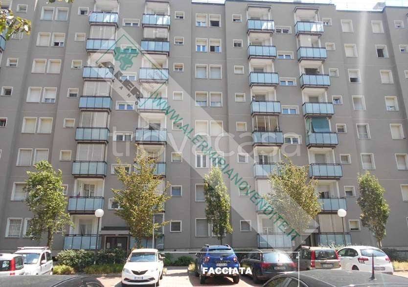 appartamento in vendita a Milano in zona Quarto Oggiaro