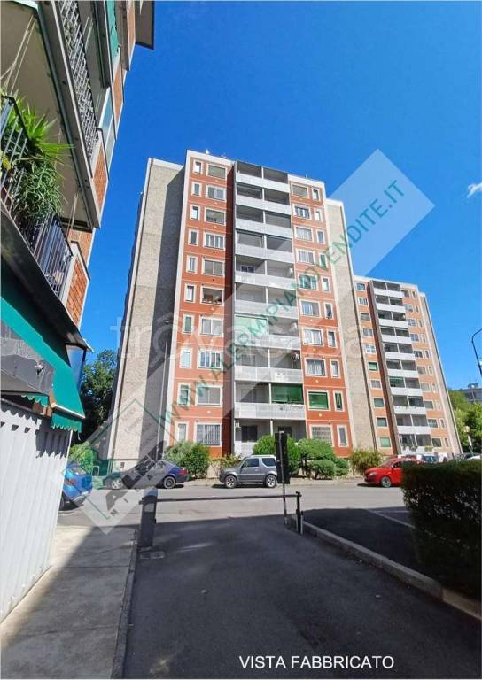 appartamento in vendita a Milano in zona Quartiere degli Olmi