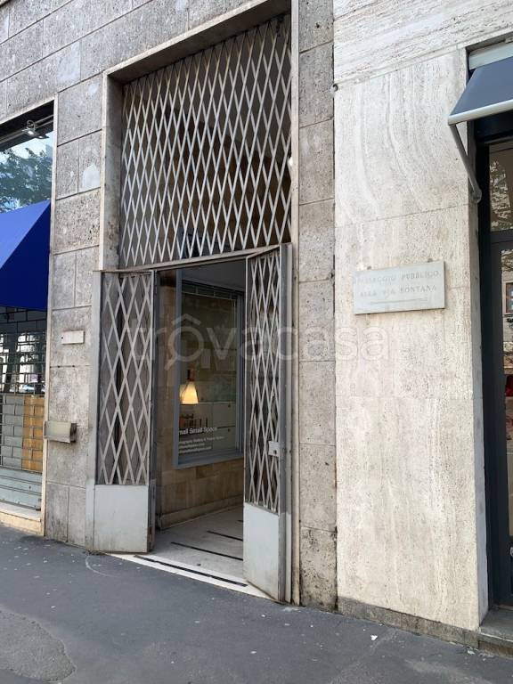 negozio in vendita a Milano in zona Guastalla