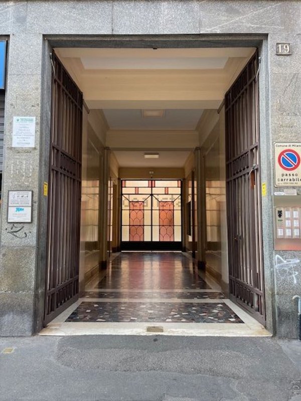 appartamento in vendita a Milano in zona Ponte Seveso