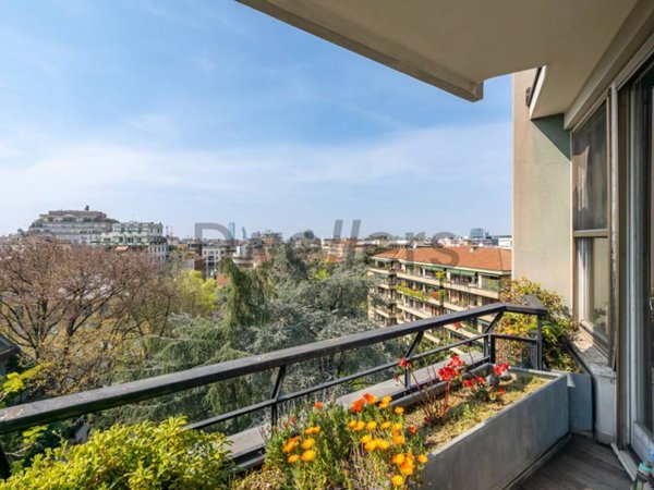 appartamento in vendita a Milano in zona Porta Nuova