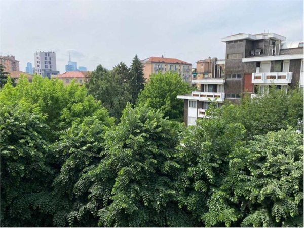 appartamento in vendita a Milano in zona Montalbino