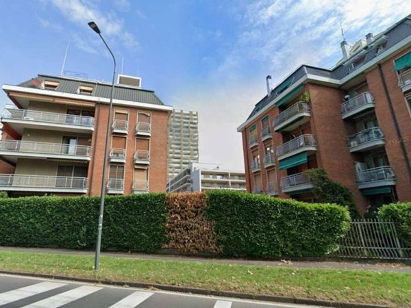 appartamento in vendita a Milano in zona Trenno