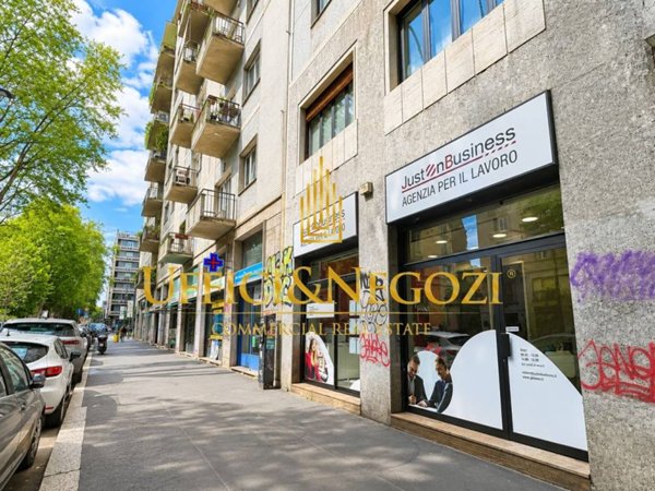 negozio in vendita a Milano in zona Porta Romana