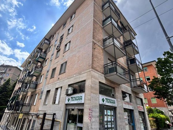 appartamento in vendita a Milano in zona Forlanini