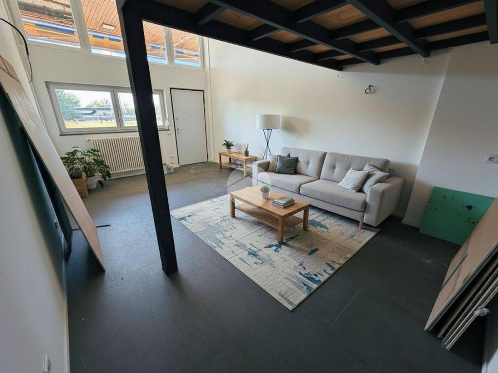 appartamento in vendita a Milano in zona Famagosta
