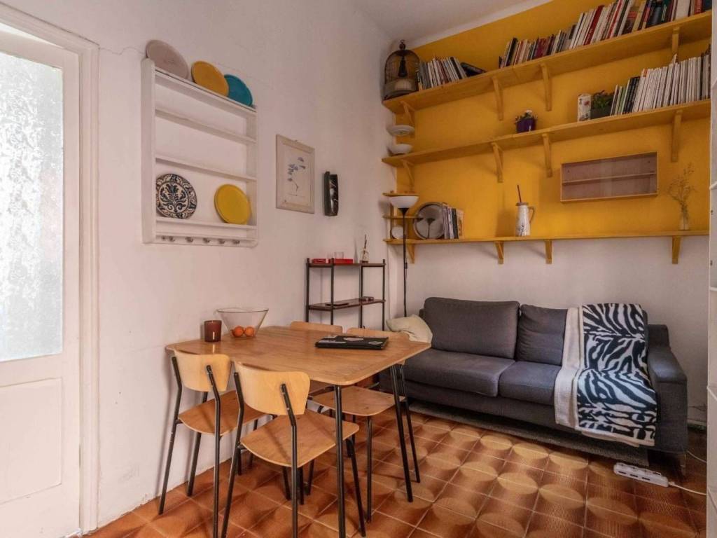 appartamento in vendita a Milano in zona Porta Genova