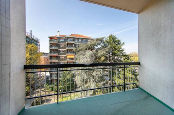 appartamento in vendita a Milano in zona Lorenteggio