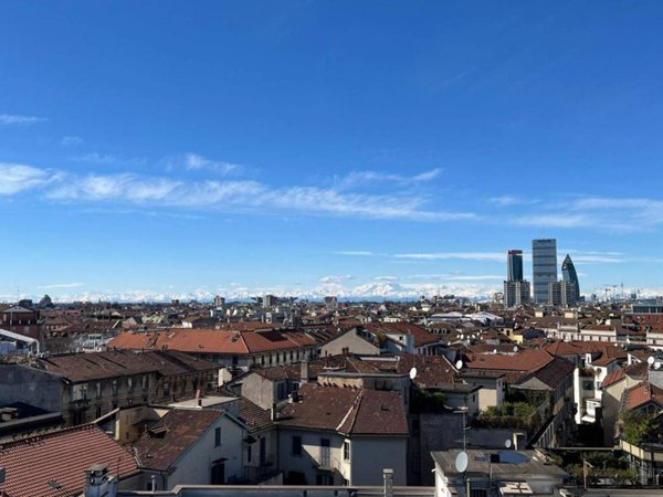 appartamento in vendita a Milano in zona Cadorna
