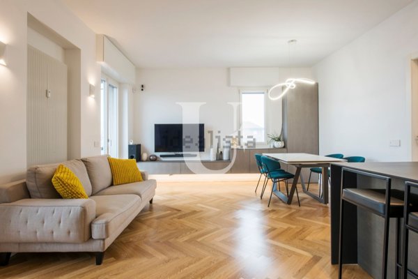 appartamento in vendita a Milano in zona Solari