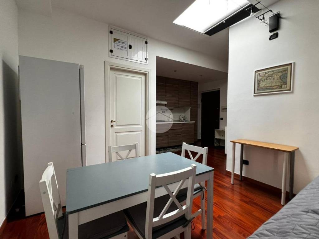 appartamento in vendita a Milano in zona Lorenteggio