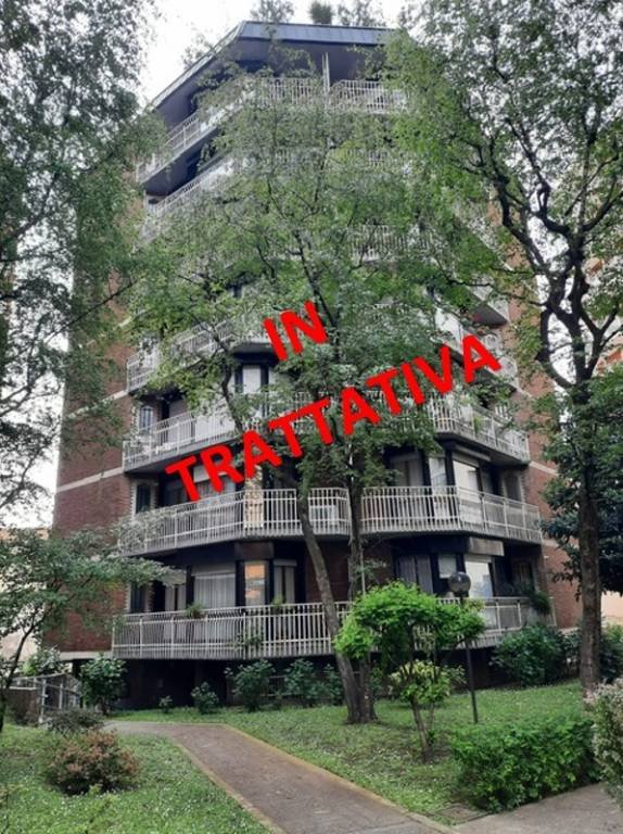 appartamento in vendita a Milano in zona Lorenteggio