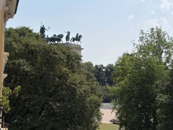 appartamento in vendita a Milano in zona Bullona