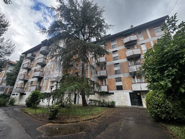 appartamento in vendita a Milano in zona Gallaratese