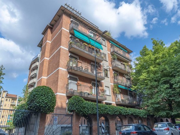 appartamento in vendita a Milano in zona Rembrandt