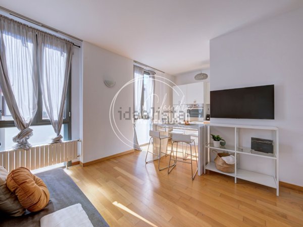 appartamento in vendita a Milano in zona Lorenteggio