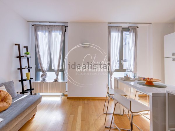appartamento in vendita a Milano in zona Lorenteggio