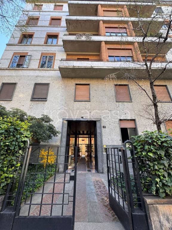 appartamento in vendita a Milano in zona Bocconi