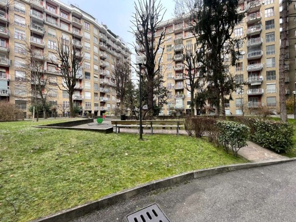 appartamento in vendita a Milano in zona San Cristoforo