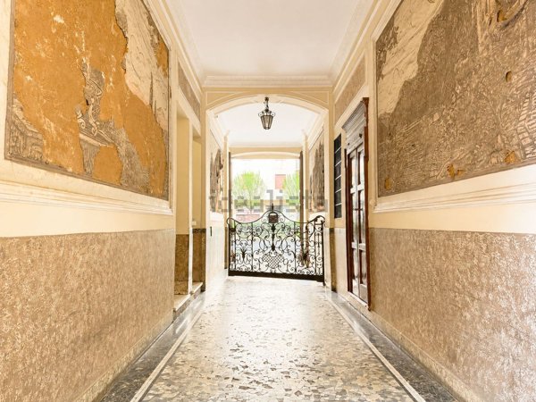 appartamento in vendita a Milano in zona Loreto