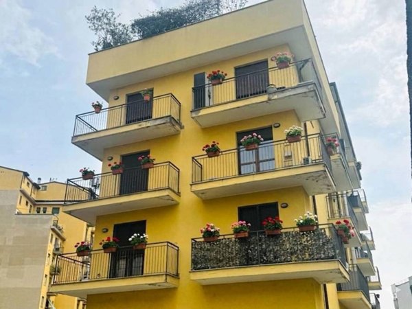 appartamento in vendita a Milano in zona Famagosta
