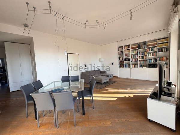 appartamento in vendita a Milano in zona Guastalla