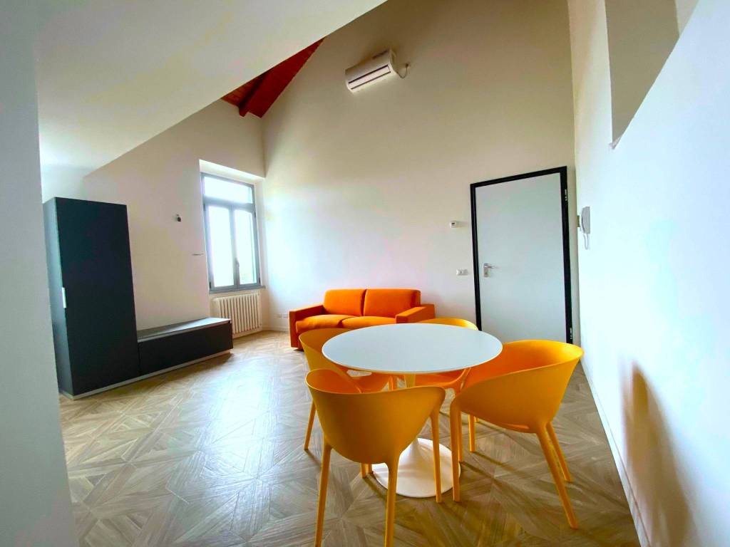 appartamento in vendita a Milano in zona Vigentino
