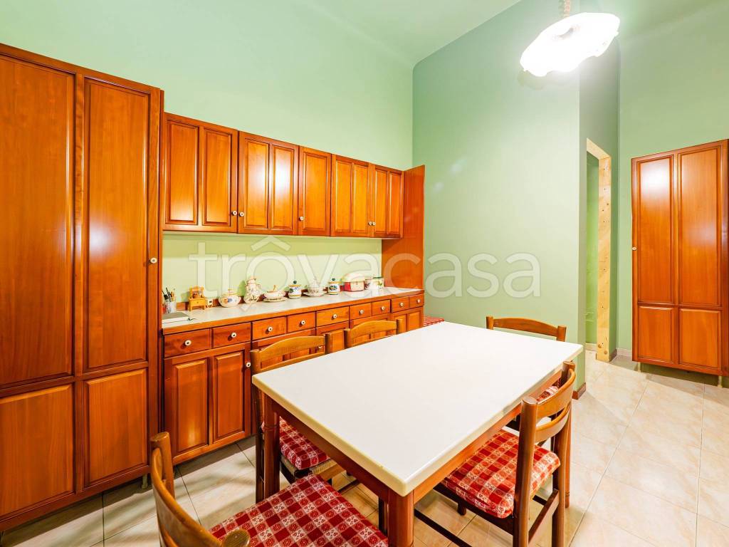appartamento in vendita a Milano in zona Porta Genova