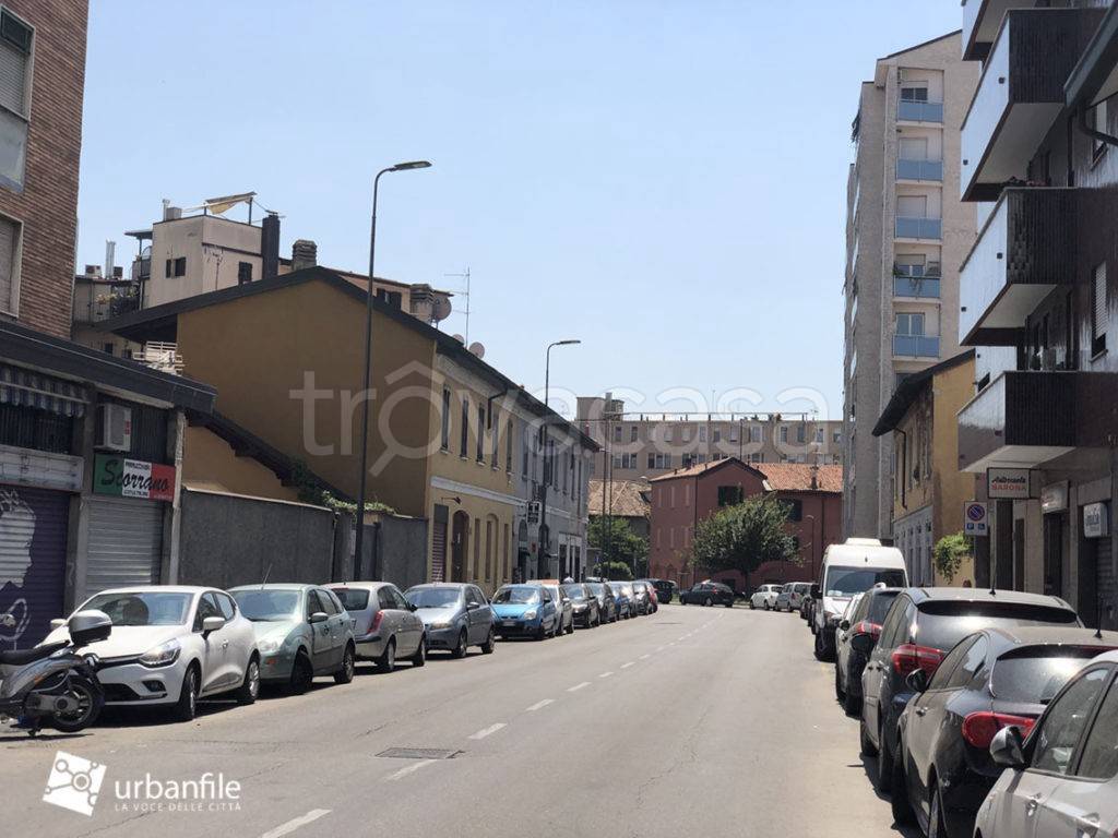 appartamento in vendita a Milano in zona Barona