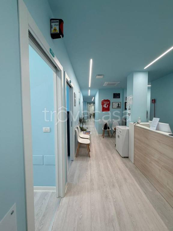 negozio in vendita a Milano in zona Bruzzano