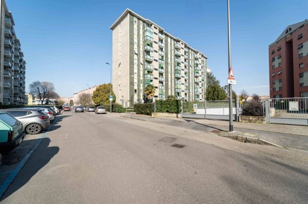appartamento in vendita a Milano in zona Gallaratese