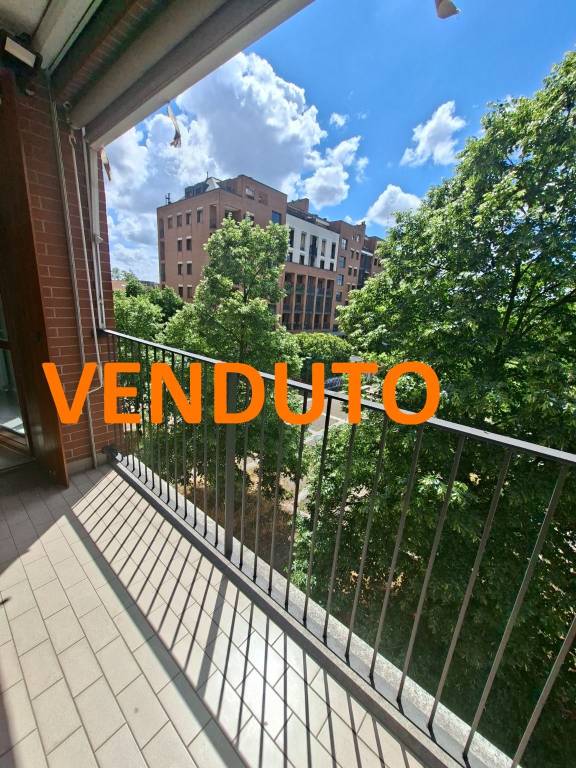 appartamento in vendita a Milano in zona Porta Genova