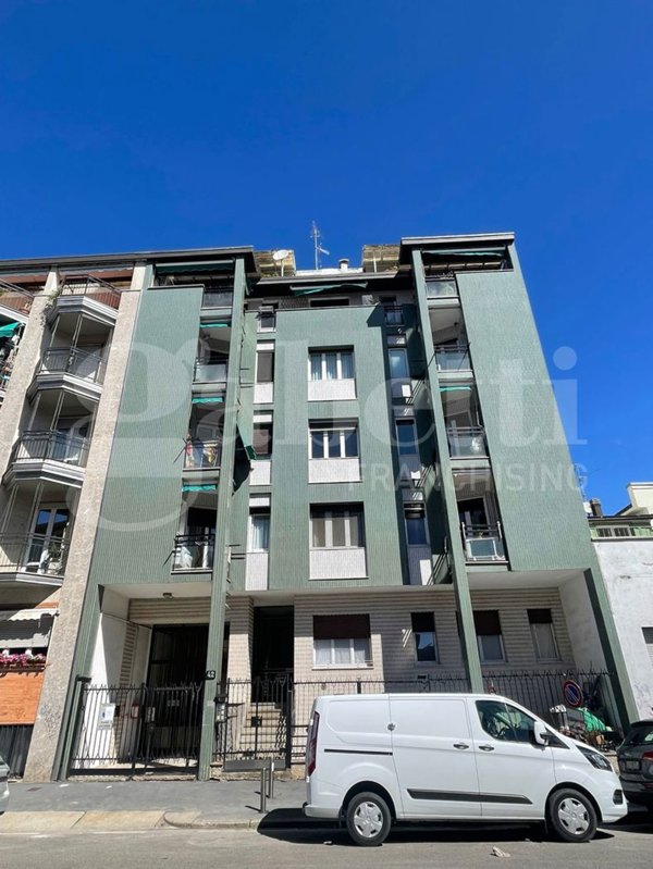 appartamento in vendita a Milano in zona Famagosta