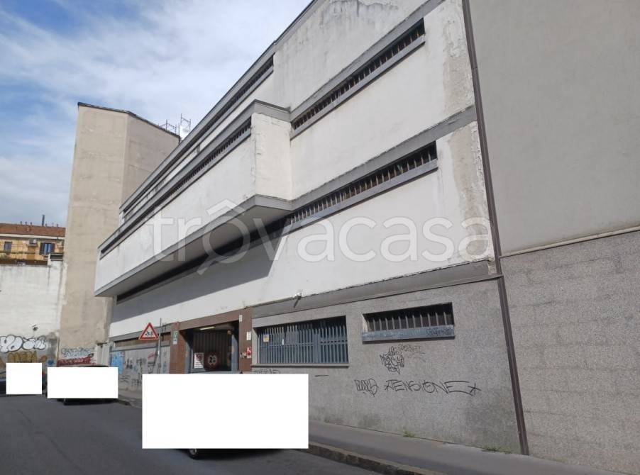 ufficio in vendita a Milano in zona Piazzale Lodi