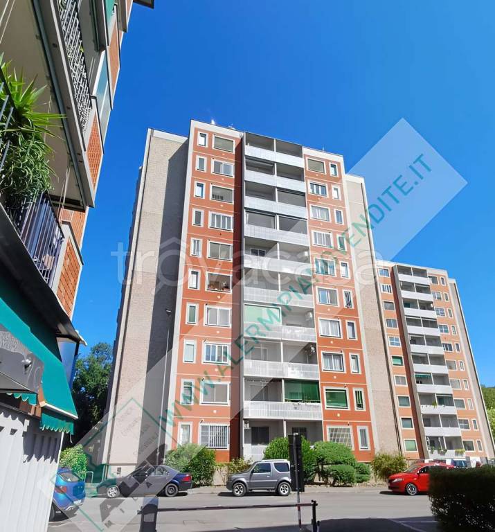 appartamento in vendita a Milano in zona Quartiere degli Olmi