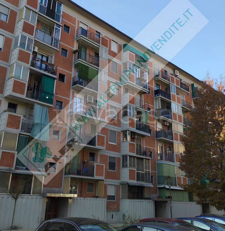 appartamento in vendita a Milano in zona Quartiere degli Olmi