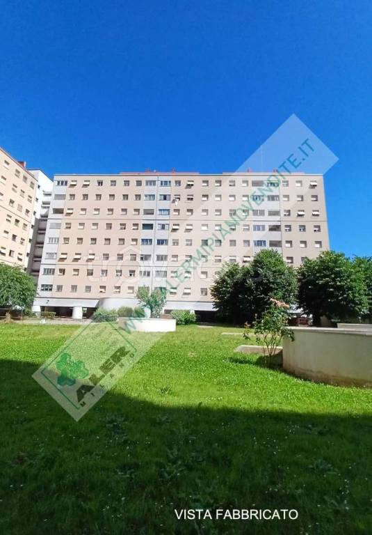 appartamento in vendita a Milano in zona Quarto Cagnino