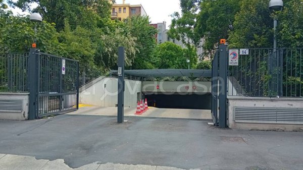 negozio in vendita a Milano in zona Porta Romana