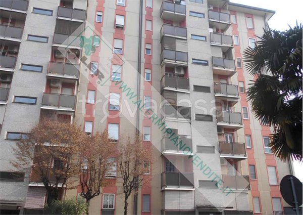 appartamento in vendita a Milano in zona Gallaratese