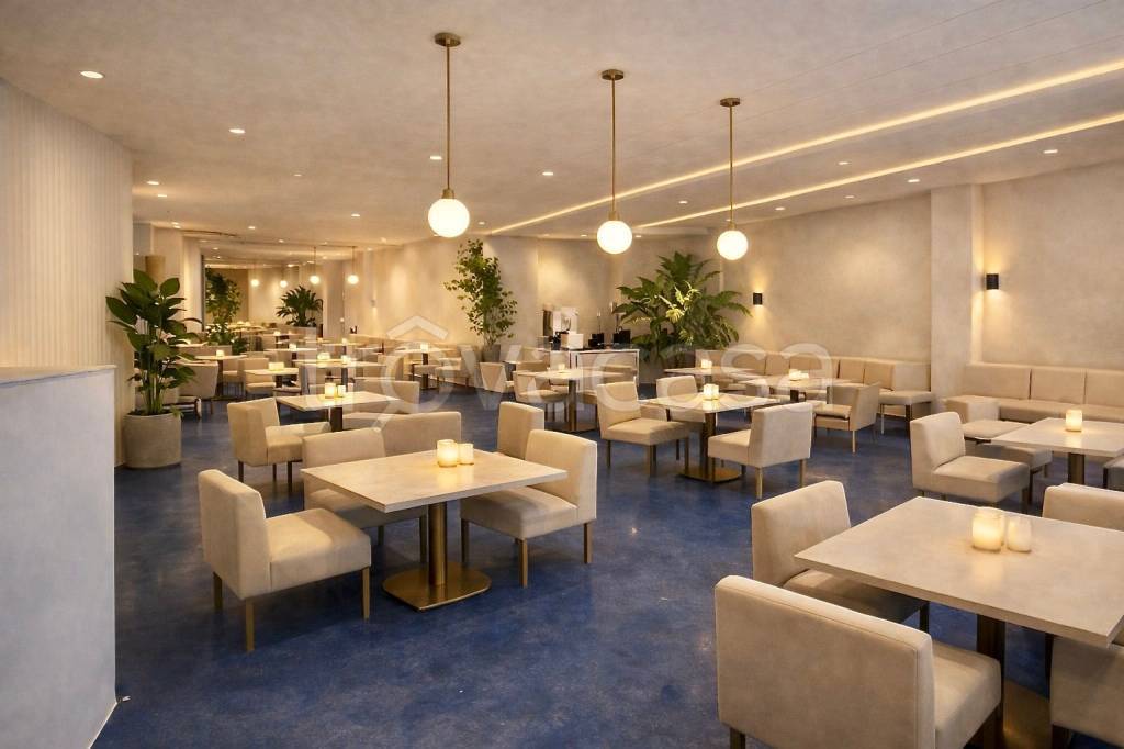 negozio in vendita a Milano in zona Barona